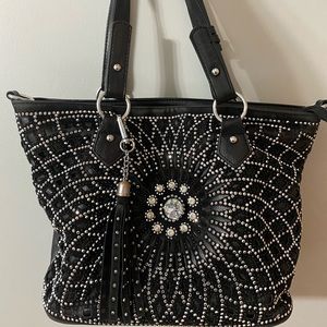 Beautiful, detailed handbag-like new